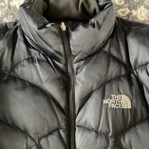 North Face 550 puff jacket, black. Good condition!!
